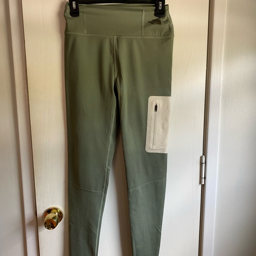 North Face green leggings; barely worn! Size small